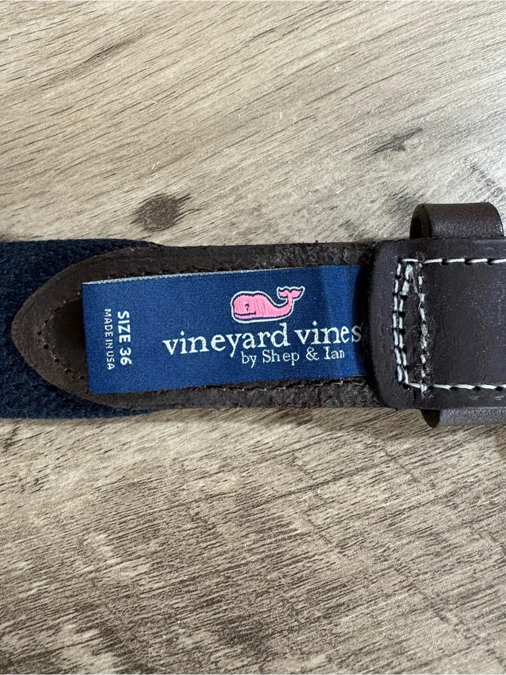 Vineyard Vines excellent size